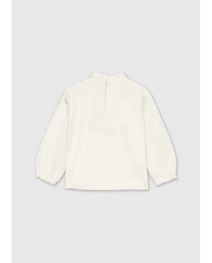 Bernumode | Mayoral: Graphic mockneck €14.46 Charming long-sleeved T-shirt for baby. Made from soft, stretchy cotton for maximum comfort and freedom of movement. Elastic cuffs ensure a snug fit, and the mock-neck design adds a touch of elegance. Snap-button closure at the back makes dressing easy. Finished with a stylish print.