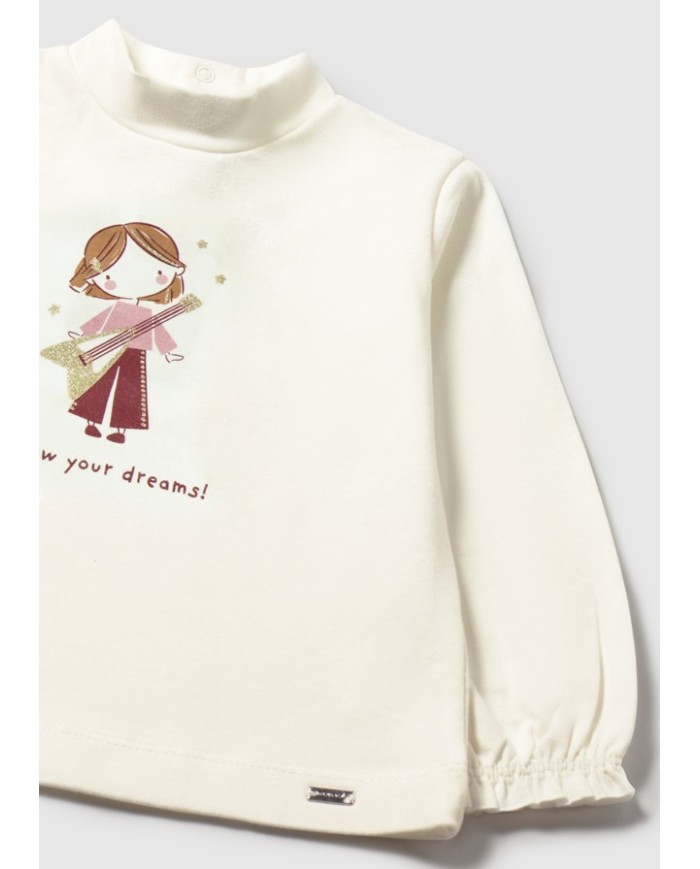 Bernumode | Mayoral: Graphic mockneck €14.46 Charming long-sleeved T-shirt for baby. Made from soft, stretchy cotton for maximum comfort and freedom of movement. Elastic cuffs ensure a snug fit, and the mock-neck design adds a touch of elegance. Snap-button closure at the back makes dressing easy. Finished with a stylish print.