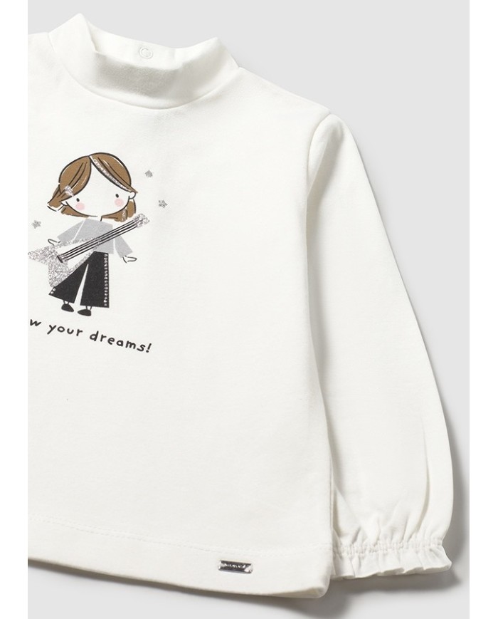 Bernumode | Mayoral: Graphic mockneck €14.46 Charming long-sleeved T-shirt for baby. Crafted from soft, stretchy cotton fabric for maximum comfort and freedom of movement. Features elasticated cuffs for a snug fit and a chic mock-neck design. Snap-button closure at the back makes dressing easy. Decorated with a stylish print.