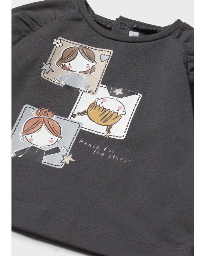 Bernumode | Mayoral: L/s shirt dress €13.64 Adorable long-sleeved T-shirt for baby. Designed with a classic round neckline and practical snap-button closure at the back for easy dressing. Made from soft terry-effect fabric, providing a cozy feel for delicate baby skin. Embellished with a sweet applique, subtle glitter details, and a playful print. Bernumode | Mayoral: L/s shirt dress €13.64 Adorable long-sleeved T-shirt for baby. Designed with a classic round neckline and practical snap-button closure at the back for easy dressing. Made from soft terry-effect fabric, providing a cozy feel for delicate baby skin. Embellished with a sweet applique, subtle glitter details, and a playful print.