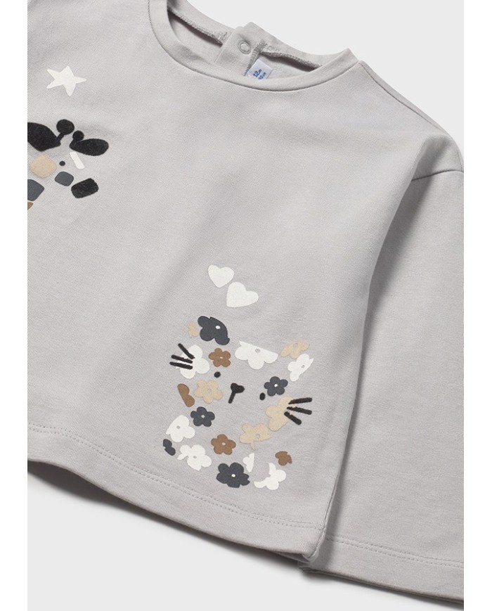 Bernumode | Mayoral: Футболка с длинным рукавом на девочку 11,98 € Футболка с длинным рукавом для малыша. Круглый вырез. Застёжка на кнопки сзади. Декоративные элементы: принт (сериграфия).
Выбирая наши изделия из хлопка, вы поддерживаете инвестиции в инициативу Better Cotton. Хлопок Better Cotton производится по системе баланса масс и не может быть физически отслежен до готовых изделий. Однако производители хлопка получают выгоду от спроса на Better Cotton в эквивалентных объёмах.

