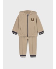 Bernumode | Mayoral: Sporta tērps zēnam 27,19 € Divdaļīgs sporta tērps mazulim ar džemperi un garajām biksēm.
Džemperis ar garām piedurknēm mazulim, kontrastējošām elastīgām aprocēm. Kapuce. Priekšpusē centrālā aizdare ar rāvējslēdzēju. Elastīga apakšmala labākai piegulšanai. Funkcionālas kabatas priekšpusē. Dekoratīvie elementi: aplikācija, izšuvums.
Bikses ar elastīgu jostu un aukliņu. Elastīgas apakšmalas ērtākai valkāšanai.
 Bernumode | Mayoral: Sporta tērps zēnam 27,19 € Divdaļīgs sporta tērps mazulim ar džemperi un garajām biksēm.
Džemperis ar garām piedurknēm mazulim, kontrastējošām elastīgām aprocēm. Kapuce. Priekšpusē centrālā aizdare ar rāvējslēdzēju. Elastīga apakšmala labākai piegulšanai. Funkcionālas kabatas priekšpusē. Dekoratīvie elementi: aplikācija, izšuvums.
Bikses ar elastīgu jostu un aukliņu. Elastīgas apakšmalas ērtākai valkāšanai.