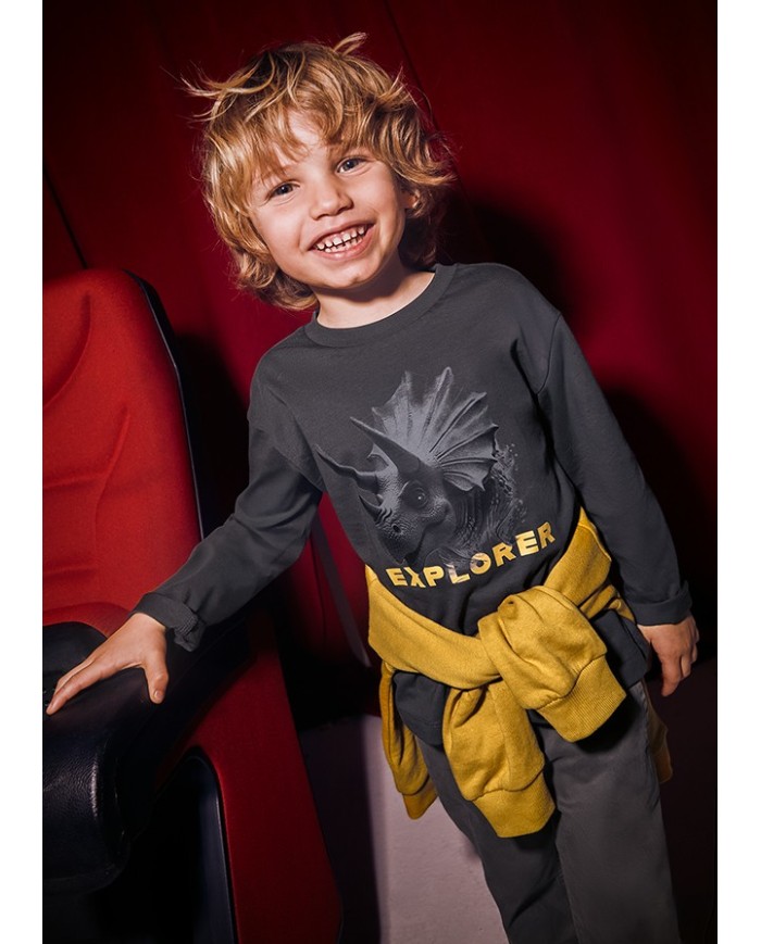 Bernumode | Mayoral: L/s t-shirt €11.98 Boys’ long-sleeve t-shirt with round neckline. 100% cotton. Decorative elements: screen print. Choosing Better Cotton products supports sustainable cotton production initiatives. Bernumode | Mayoral: L/s t-shirt €11.98 Boys’ long-sleeve t-shirt with round neckline. 100% cotton. Decorative elements: screen print. Choosing Better Cotton products supports sustainable cotton production initiatives.