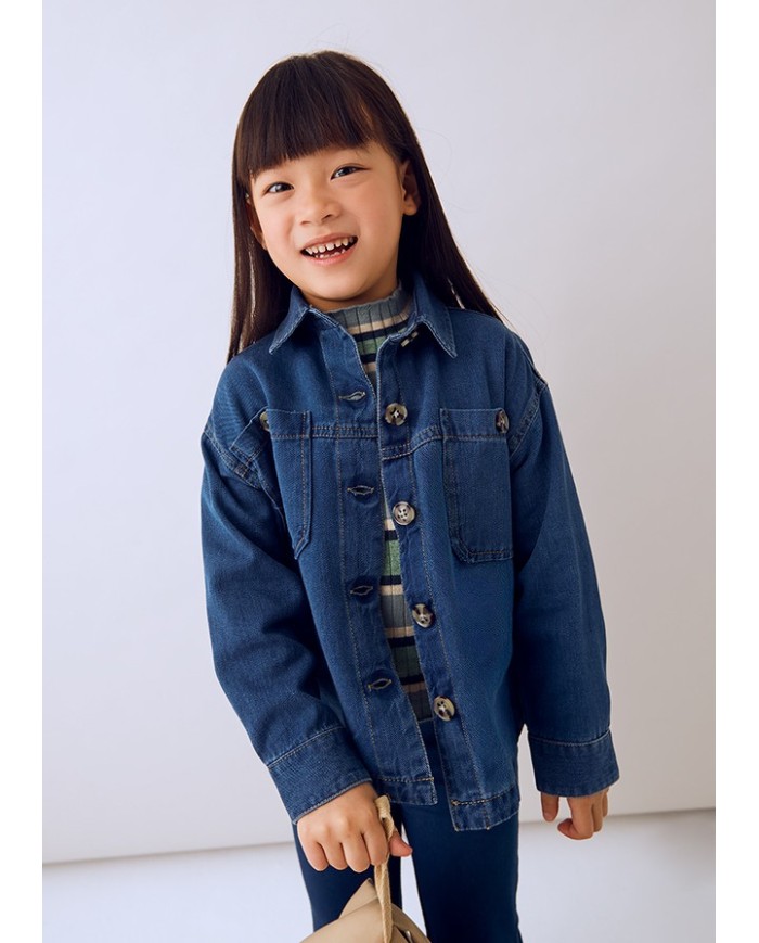 Bernumode | Mayoral: Flowy denim overshirt for girl €30.17 Unisex long-sleeve shirt with front button closure. Made from soft, versatile denim fabric suitable for everyday looks. Neutral tones and classic cut make it a highly versatile unisex design. Bernumode | Mayoral: Flowy denim overshirt for girl €30.17 Unisex long-sleeve shirt with front button closure. Made from soft, versatile denim fabric suitable for everyday looks. Neutral tones and classic cut make it a highly versatile unisex design.