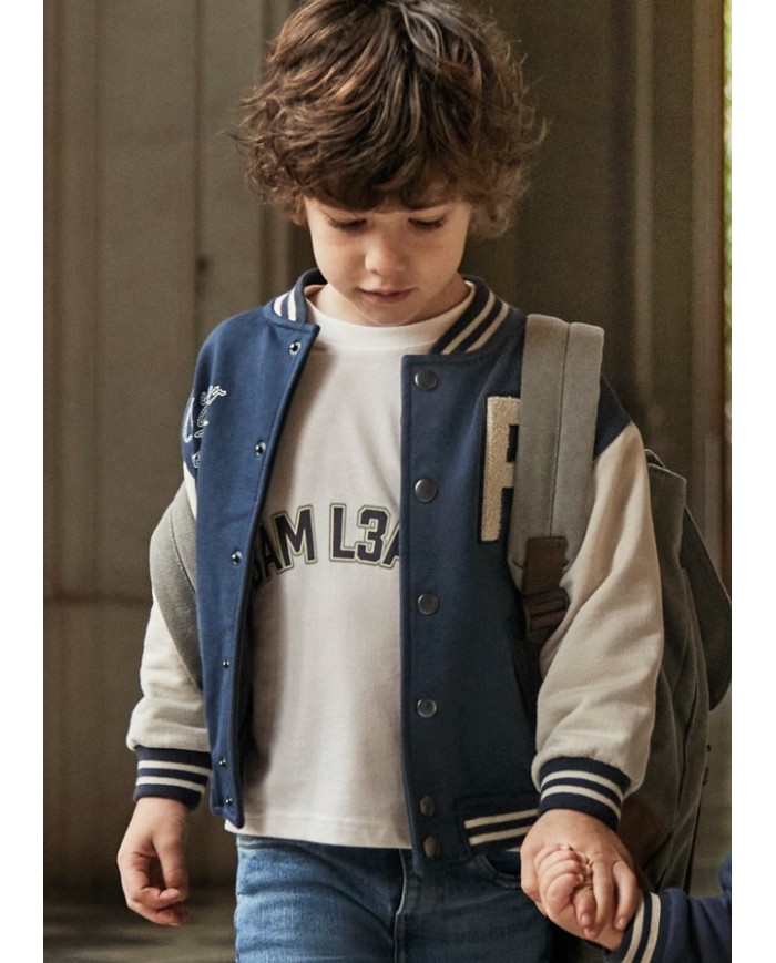 Bernumode | Mayoral: Куртка-Бомбер на мальчика 25,54 € Детский лонгслив-бомбер с длинным рукавом для мальчика. Воротник-бомбер. Застёжка спереди на пуговицы. Эластичные манжеты и низ для комфортной посадки. Элементы декора: вышивка на передней части.
 Bernumode | Mayoral: Куртка-Бомбер на мальчика 25,54 € Детский лонгслив-бомбер с длинным рукавом для мальчика. Воротник-бомбер. Застёжка спереди на пуговицы. Эластичные манжеты и низ для комфортной посадки. Элементы декора: вышивка на передней части.