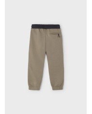 Bernumode | Mayoral: Спортивные брюки на мальчика 21,07 € Длинные спортивные брюки для мальчика с высокой степенью комфорта. Эластичная талия с шнурком. Усиленные колени для защиты от износа, повышенной прочности и долговечности. Эластичный низ для лучшей посадки. Застёжка на карманах-молниях. Элементы декора: принт (сериграфия). Bernumode | Mayoral: Спортивные брюки на мальчика 21,07 € Длинные спортивные брюки для мальчика с высокой степенью комфорта. Эластичная талия с шнурком. Усиленные колени для защиты от износа, повышенной прочности и долговечности. Эластичный низ для лучшей посадки. Застёжка на карманах-молниях. Элементы декора: принт (сериграфия).