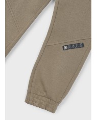 Bernumode | Mayoral: Спортивные брюки на мальчика 21,07 € Длинные спортивные брюки для мальчика с высокой степенью комфорта. Эластичная талия с шнурком. Усиленные колени для защиты от износа, повышенной прочности и долговечности. Эластичный низ для лучшей посадки. Застёжка на карманах-молниях. Элементы декора: принт (сериграфия). Bernumode | Mayoral: Спортивные брюки на мальчика 21,07 € Длинные спортивные брюки для мальчика с высокой степенью комфорта. Эластичная талия с шнурком. Усиленные колени для защиты от износа, повышенной прочности и долговечности. Эластичный низ для лучшей посадки. Застёжка на карманах-молниях. Элементы декора: принт (сериграфия).