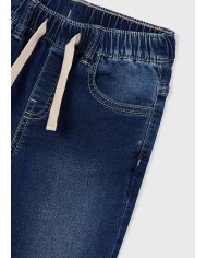 Bernumode | Mayoral: Джоггеры из мягкого денима на мальчика 23,55 € Длинные джоггеры для мальчика, свободные в верхней части и зауженные к щиколотке. Идеальный выбор для спортивного стиля и повседневных образов. Эластичная талия с шнурком для комфортной посадки. Выполнены из удобного хлопкового денима, легко комбинируются с другими элементами гардероба. При выборе хлопка Better Cotton вы поддерживаете устойчивое производство. Bernumode | Mayoral: Джоггеры из мягкого денима на мальчика 23,55 € Длинные джоггеры для мальчика, свободные в верхней части и зауженные к щиколотке. Идеальный выбор для спортивного стиля и повседневных образов. Эластичная талия с шнурком для комфортной посадки. Выполнены из удобного хлопкового денима, легко комбинируются с другими элементами гардероба. При выборе хлопка Better Cotton вы поддерживаете устойчивое производство.