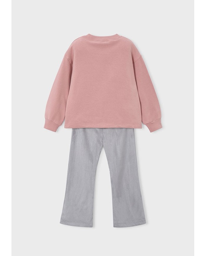 Bernumode | Mayoral: Komplekts meitenei (pulovers un legingi) 32,64 € Meiteņu komplekts, kas sastāv no brīvā stila džempera ar apaļu kakla izgriezumu un dekoratīvu izšuvumu priekšpusē, kā arī legingiem ar elastīgu jostasvietu maksimālai ērtībai. Ideāla izvēle ikdienas valkāšanai un aktīvām spēlēm. Bernumode | Mayoral: Komplekts meitenei (pulovers un legingi) 32,64 € Meiteņu komplekts, kas sastāv no brīvā stila džempera ar apaļu kakla izgriezumu un dekoratīvu izšuvumu priekšpusē, kā arī legingiem ar elastīgu jostasvietu maksimālai ērtībai. Ideāla izvēle ikdienas valkāšanai un aktīvām spēlēm.