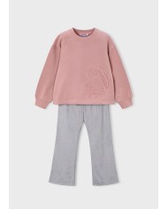 Bernumode | Mayoral: Pullover leggings set €32.64 Girls’ set consisting of a relaxed-fit sweatshirt with a round neckline and front embroidery, paired with leggings featuring an elastic waistband for maximum comfort. Perfect set for everyday wear and active play.
 Bernumode | Mayoral: Pullover leggings set €32.64 Girls’ set consisting of a relaxed-fit sweatshirt with a round neckline and front embroidery, paired with leggings featuring an elastic waistband for maximum comfort. Perfect set for everyday wear and active play.