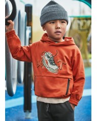 Bernumode | Mayoral: Tracksuit for boys (Hoodie, pants) €32.64 Two-piece boys’ sports set with long-sleeve hoodie sweatshirt featuring elastic cuffs and hem, zippered pockets, and printed details, paired with comfortable elastic-waist sports pants with drawstring, elastic cuffs, and a functional back pocket. Perfect set for active play and everyday wear.
