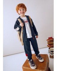 Bernumode | Mayoral: Tracksuit for boys €39.26 Three-piece boys’ sports set consisting of a long-sleeve hoodie sweatshirt with front zipper, elastic-waist sports pants with drawstring, and a matching T-shirt. Decorative elements: print. Made from Better Cotton, supporting sustainable cotton production. Perfect set for active play and everyday wear.