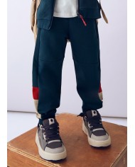 Bernumode | Mayoral: Tracksuit for boys €39.26 Three-piece boys’ sports set consisting of a long-sleeve hoodie sweatshirt with front zipper, elastic-waist sports pants with drawstring, and a matching T-shirt. Decorative elements: print. Made from Better Cotton, supporting sustainable cotton production. Perfect set for active play and everyday wear.