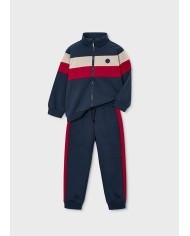 Bernumode | Mayoral: Sporta tērps zēnam 32,64 € Divdaļu sporta komplekts zēniem, kas sastāv no garo piedurkņu džempera ar priekšējo rāvējslēdzēju un svītrainu dizainu, kā arī ērtām biksēm ar elastīgu jostasvietu, auklu, elastīgām aprocēm un funkcionālām kabatām priekšpusē. Ideāla izvēle aktīvai atpūtai un ikdienas valkāšanai. Bernumode | Mayoral: Sporta tērps zēnam 32,64 € Divdaļu sporta komplekts zēniem, kas sastāv no garo piedurkņu džempera ar priekšējo rāvējslēdzēju un svītrainu dizainu, kā arī ērtām biksēm ar elastīgu jostasvietu, auklu, elastīgām aprocēm un funkcionālām kabatām priekšpusē. Ideāla izvēle aktīvai atpūtai un ikdienas valkāšanai.