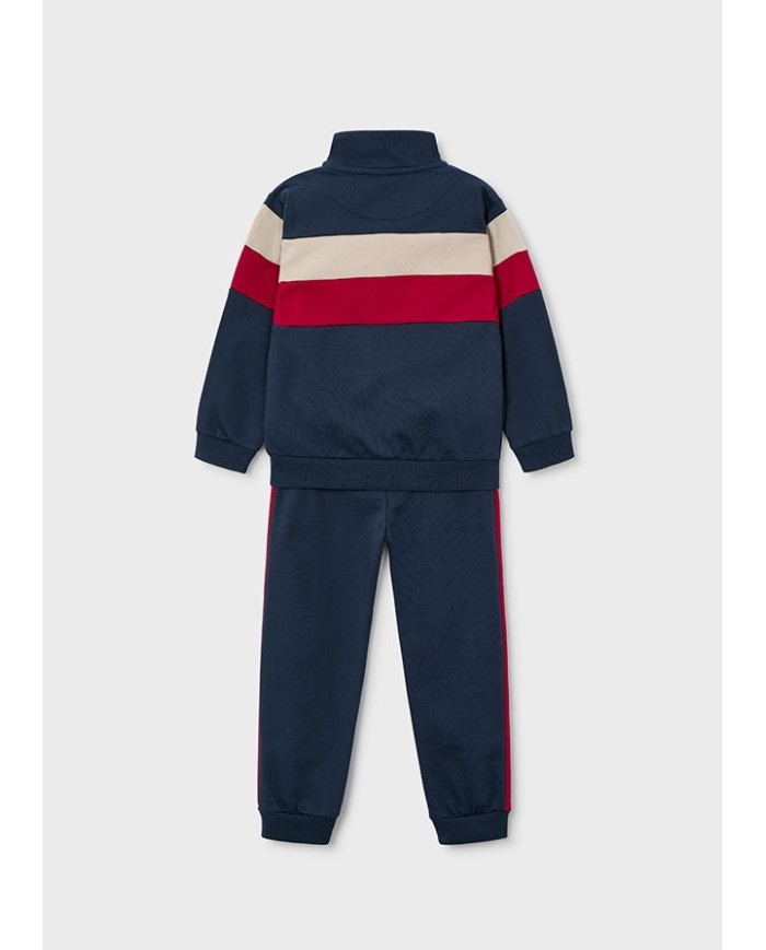 Bernumode | Mayoral: Tracksuit €32.64 Two-piece boys’ sports set with a long-sleeve sweatshirt featuring a front zipper and stripe pattern, paired with comfortable elastic-waist sports pants with drawstring, elastic cuffs, and functional front pockets. Perfect set for active play and everyday wear.