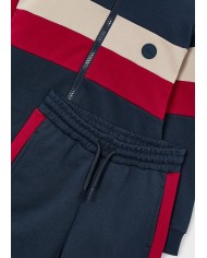 Bernumode | Mayoral: Спортивный костюм на мальчика 32,64 € Двухпредметный спортивный комплект для мальчика, состоящий из свитшота с длинными рукавами, центральной застёжкой-молнией и полосатым дизайном, а также спортивных брюк с эластичной талией и шнурком для регулировки, эластичными манжетами и функциональными карманами спереди. Комфортный и практичный комплект для активного отдыха и повседневного ношения.
 Bernumode | Mayoral: Спортивный костюм на мальчика 32,64 € Двухпредметный спортивный комплект для мальчика, состоящий из свитшота с длинными рукавами, центральной застёжкой-молнией и полосатым дизайном, а также спортивных брюк с эластичной талией и шнурком для регулировки, эластичными манжетами и функциональными карманами спереди. Комфортный и практичный комплект для активного отдыха и повседневного ношения.