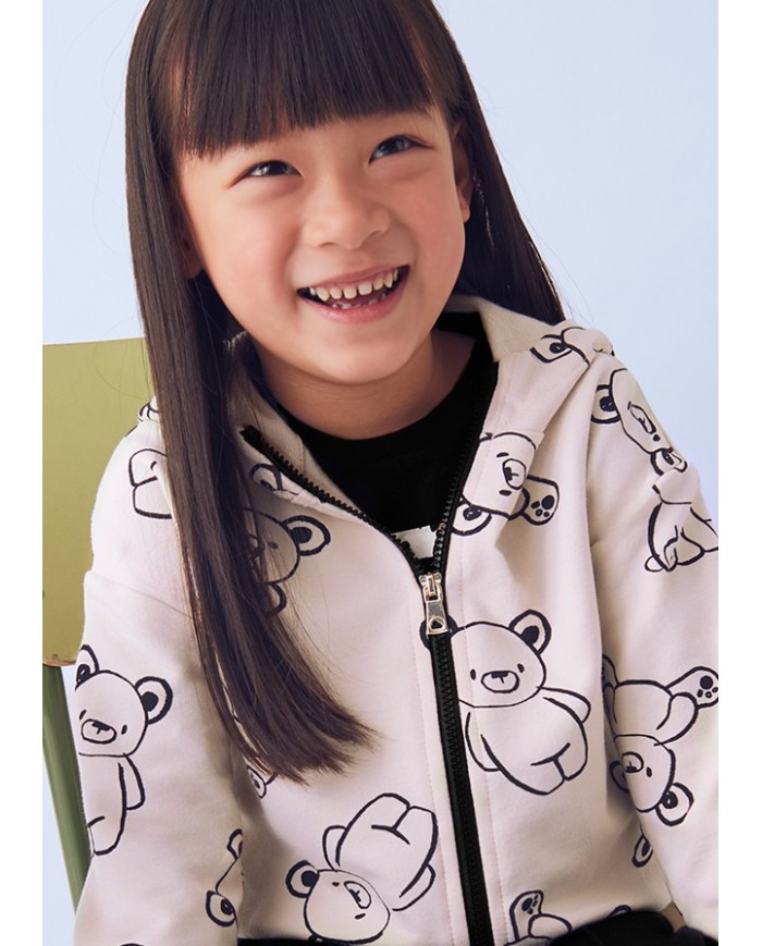 Bernumode | Mayoral: 2 trousers tracksuit for girl €41.74 Three-piece girls’ sports set consisting of a long-sleeve hoodie sweatshirt with front zipper and adjustable drawstring at the hem, and two pairs of elastic-waist sports pants. One pair features elastic cuffs and functional front pockets. Decorative elements: print. Perfect set for active play and everyday wear.
