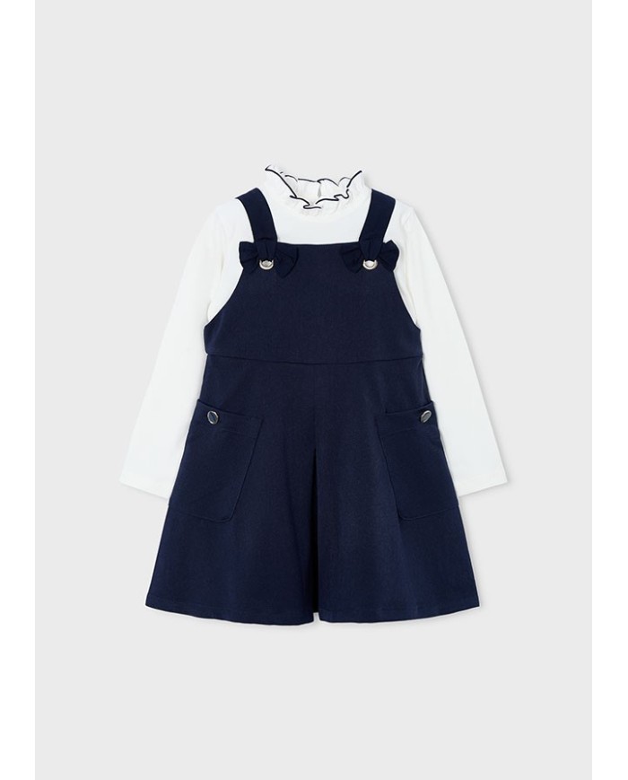 Bernumode | Mayoral: Сарафан на девочку (в комплекте с футболкой) 39,26 € Комплект для девочки: длинная футболка с полу-водолазкой и маленькой застежкой на спинке для удобства надевания, а также сарафан с прямым вырезом, регулируемыми бретелями, скрытой застежкой-молнией сзади и функциональными карманами спереди. Модель с подкладкой для дополнительного комфорта. Идеальный комплект для стильного и практичного образа.
 Bernumode | Mayoral: Сарафан на девочку (в комплекте с футболкой) 39,26 € Комплект для девочки: длинная футболка с полу-водолазкой и маленькой застежкой на спинке для удобства надевания, а также сарафан с прямым вырезом, регулируемыми бретелями, скрытой застежкой-молнией сзади и функциональными карманами спереди. Модель с подкладкой для дополнительного комфорта. Идеальный комплект для стильного и практичного образа.