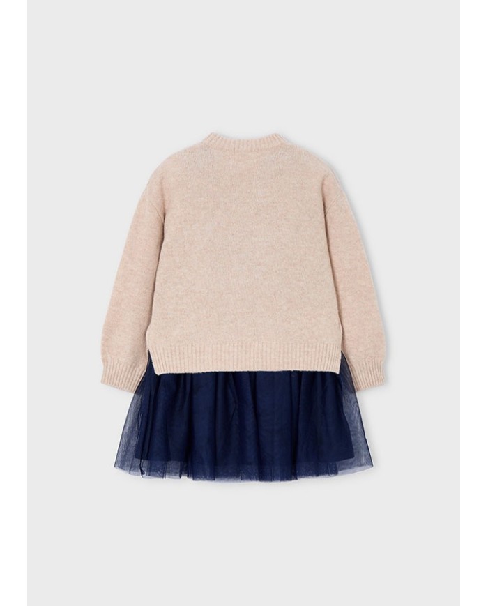 Bernumode | Mayoral: Kleita meitenei (2 vienā) 41,74 € Oriģināls divu daļu komplekts meitenēm no mīksta un patīkama pieskāriena trikotāžas auduma ar pārstrādāta poliestera saturu. Komplektā ietilpst garo piedurkņu džemperis ar apaļu kakla izgriezumu, dekorēts ar ziedu aplikācijām un ribotajiem akcentiem, kā arī bezpiedurkņu kleita ar rievotu faktūru. Ideāls izvēle stilīgiem un ērtajiem apģērbiem. Bernumode | Mayoral: Kleita meitenei (2 vienā) 41,74 € Oriģināls divu daļu komplekts meitenēm no mīksta un patīkama pieskāriena trikotāžas auduma ar pārstrādāta poliestera saturu. Komplektā ietilpst garo piedurkņu džemperis ar apaļu kakla izgriezumu, dekorēts ar ziedu aplikācijām un ribotajiem akcentiem, kā arī bezpiedurkņu kleita ar rievotu faktūru. Ideāls izvēle stilīgiem un ērtajiem apģērbiem.