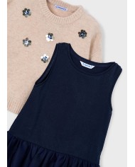 Bernumode | Mayoral: Платье на девочку (2 в 1 ) 41,74 € Оригинальный комплект из двух частей для девочки из мягкой и приятной на ощупь трикотажной ткани с содержанием переработанного полиэстера. В комплект входит джемпер с длинными рукавами и круглым вырезом, украшенный цветочными аппликациями и декоративной отделкой резинкой, а также безрукавное платье с рифлёной текстурой. Идеальный выбор для стильных и комфортных образов.
 Bernumode | Mayoral: Платье на девочку (2 в 1 ) 41,74 € Оригинальный комплект из двух частей для девочки из мягкой и приятной на ощупь трикотажной ткани с содержанием переработанного полиэстера. В комплект входит джемпер с длинными рукавами и круглым вырезом, украшенный цветочными аппликациями и декоративной отделкой резинкой, а также безрукавное платье с рифлёной текстурой. Идеальный выбор для стильных и комфортных образов.