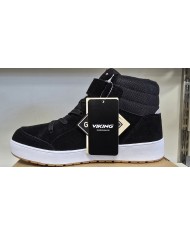 Bernumode | Viking: Eagle Warm GTX 1V - Зимние городские ботинки для детей, непромокаемые с GORE-TEX 73,97 € Eagle Warm GTX — это зимние кроссовки средней длины из высококачественных материалов, сочетающие в себе комфорт и городской стиль. Высококачественная замшевая кожа снаружи оснащена мембраной Gore-Tex для защиты от воды и флисовой подкладкой для дополнительного тепла в холодную погоду. Эластичные шнурки и ремешок на липучке позволяют легко входить и выходить из обуви. Светоотражающие детали повышают видимость в темное время суток, а резиновая подошва с уникальным рисунком протектора обеспечивает хорошее сцепление на скользких поверхностях.
Размерная таблица
42=28 cm
43=28,7 cm
 Bernumode | Viking: Eagle Warm GTX 1V - Зимние городские ботинки для детей, непромокаемые с GORE-TEX 73,97 € Eagle Warm GTX — это зимние кроссовки средней длины из высококачественных материалов, сочетающие в себе комфорт и городской стиль. Высококачественная замшевая кожа снаружи оснащена мембраной Gore-Tex для защиты от воды и флисовой подкладкой для дополнительного тепла в холодную погоду. Эластичные шнурки и ремешок на липучке позволяют легко входить и выходить из обуви. Светоотражающие детали повышают видимость в темное время суток, а резиновая подошва с уникальным рисунком протектора обеспечивает хорошее сцепление на скользких поверхностях.
Размерная таблица
42=28 cm
43=28,7 cm