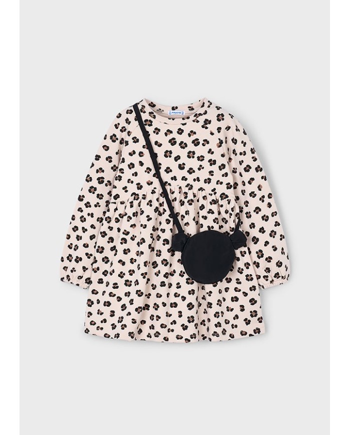 Bernumode | Mayoral: Комплект на девочку (Платье и сумочка) 32,64 € Платье для девочек с пышными рукавами и круглым вырезом. Крой с завышенной талией и невидимой молнией сзади. Сочетание разных тканей создает уникальный и особенный дизайн. Передние декоративные карманы имитированы. Элементы декора: металлические аппликации. Мотив в клетку, придающий стильный и элегантный вид.
 Bernumode | Mayoral: Комплект на девочку (Платье и сумочка) 32,64 € Платье для девочек с пышными рукавами и круглым вырезом. Крой с завышенной талией и невидимой молнией сзади. Сочетание разных тканей создает уникальный и особенный дизайн. Передние декоративные карманы имитированы. Элементы декора: металлические аппликации. Мотив в клетку, придающий стильный и элегантный вид.