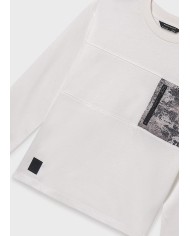 Bernumode | Mayoral: L/s t-shirt €16.45 Boys’ long-sleeve t-shirt with a round neckline. Features a zippered pocket for convenience. Perfect for everyday wear and active play. Bernumode | Mayoral: L/s t-shirt €16.45 Boys’ long-sleeve t-shirt with a round neckline. Features a zippered pocket for convenience. Perfect for everyday wear and active play.