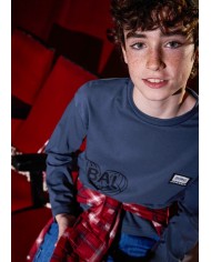 Bernumode | Mayoral: Zēnu T-krekls ar garām piedurknēm 14,46 € Zēnu garo piedurkņu T-krekls ar apaļu kakla izgriezumu. Izgatavots no 100% Better Cotton, mīksts un patīkams pieskārienam. Dekoratīvie elementi: apdruka priekšpusē un aizmugurē. Iegādājoties šo produktu, jūs atbalstāt ilgtspējīgu kokvilnas ražošanu. Bernumode | Mayoral: Zēnu T-krekls ar garām piedurknēm 14,46 € Zēnu garo piedurkņu T-krekls ar apaļu kakla izgriezumu. Izgatavots no 100% Better Cotton, mīksts un patīkams pieskārienam. Dekoratīvie elementi: apdruka priekšpusē un aizmugurē. Iegādājoties šo produktu, jūs atbalstāt ilgtspējīgu kokvilnas ražošanu.