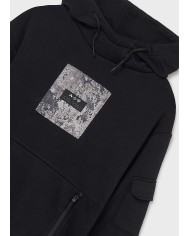 Bernumode | Mayoral: Байка с капюшоном на мальчика 27,19 € Свитшот для мальчика с длинными рукавами и капюшоном. Оснащён боковым карманом и карманами на молнии для удобства. Элементы декора включают рельефный принт (high density print) и сериграфию, создавая стильный и практичный вариант для повседневной носки и активного отдыха.
 Bernumode | Mayoral: Байка с капюшоном на мальчика 27,19 € Свитшот для мальчика с длинными рукавами и капюшоном. Оснащён боковым карманом и карманами на молнии для удобства. Элементы декора включают рельефный принт (high density print) и сериграфию, создавая стильный и практичный вариант для повседневной носки и активного отдыха.