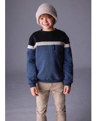 Bernumode | Mayoral: Байка на мальчика 25,54 € Свитшот для мальчика с длинными рукавами и круглым вырезом. Оснащён передними карманами для удобства. Элементы декора включают контрастные вставки и рельефный узор (embossed), создавая стильный и практичный вариант для повседневной носки.
 Bernumode | Mayoral: Байка на мальчика 25,54 € Свитшот для мальчика с длинными рукавами и круглым вырезом. Оснащён передними карманами для удобства. Элементы декора включают контрастные вставки и рельефный узор (embossed), создавая стильный и практичный вариант для повседневной носки.