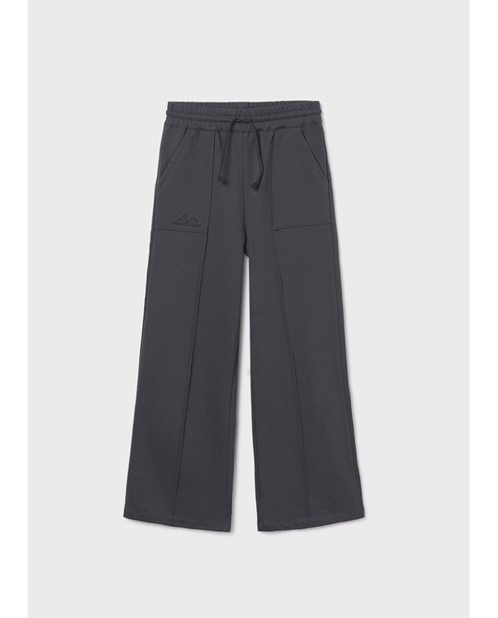 Bernumode | Mayoral: Широкие брюки на девочку 21,07 € Брюки для девочки в стиле клёш, расширяющиеся к низу. С эластичным поясом для комфортной посадки. Изготовлены из мягкого и тёплого вельветового трикотажа, обеспечивающего уют и удобство в холодное время года. Bernumode | Mayoral: Широкие брюки на девочку 21,07 € Брюки для девочки в стиле клёш, расширяющиеся к низу. С эластичным поясом для комфортной посадки. Изготовлены из мягкого и тёплого вельветового трикотажа, обеспечивающего уют и удобство в холодное время года.