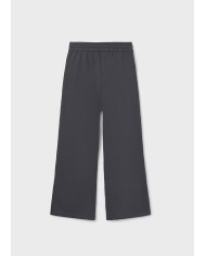 Bernumode | Mayoral: Широкие брюки на девочку 21,07 € Брюки для девочки в стиле клёш, расширяющиеся к низу. С эластичным поясом для комфортной посадки. Изготовлены из мягкого и тёплого вельветового трикотажа, обеспечивающего уют и удобство в холодное время года. Bernumode | Mayoral: Широкие брюки на девочку 21,07 € Брюки для девочки в стиле клёш, расширяющиеся к низу. С эластичным поясом для комфортной посадки. Изготовлены из мягкого и тёплого вельветового трикотажа, обеспечивающего уют и удобство в холодное время года.