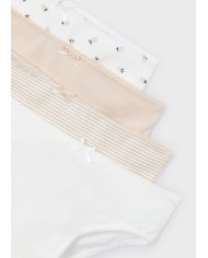 Bernumode | Mayoral: Трусы (4 шт.) на девочку 15,62 € Набор из четырёх трусиков для девочки. Удобные, мягкие и практичные, идеально подходят для повседневной носки.
 Bernumode | Mayoral: Трусы (4 шт.) на девочку 15,62 € Набор из четырёх трусиков для девочки. Удобные, мягкие и практичные, идеально подходят для повседневной носки.