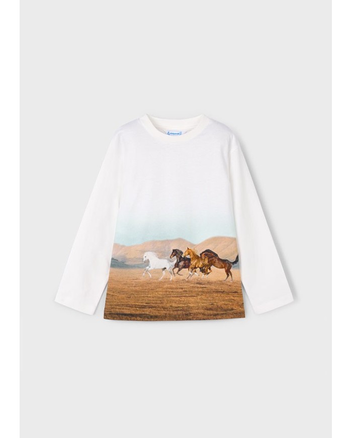 Bernumode | Mayoral: Футболка с длинным рукавом на мальчика 13,64 € Футболка с длинным рукавом для мальчика, выполнена из 100% хлопка. Украшена стильным принтом, обеспечивая комфорт и современный вид для повседневной носки.
 Bernumode | Mayoral: Футболка с длинным рукавом на мальчика 13,64 € Футболка с длинным рукавом для мальчика, выполнена из 100% хлопка. Украшена стильным принтом, обеспечивая комфорт и современный вид для повседневной носки.