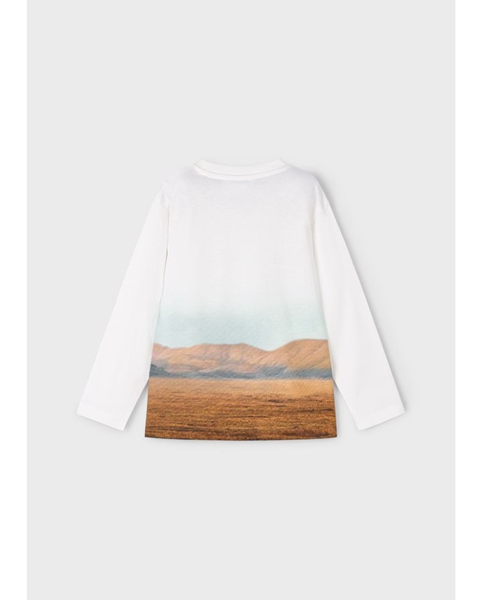 Bernumode | Mayoral: L/s t-shirt for boy €13.64 Long-sleeve T-shirt for boys made of 100% cotton. Decorated with a stylish print, offering comfort and a trendy look for everyday wear. Bernumode | Mayoral: L/s t-shirt for boy €13.64 Long-sleeve T-shirt for boys made of 100% cotton. Decorated with a stylish print, offering comfort and a trendy look for everyday wear.