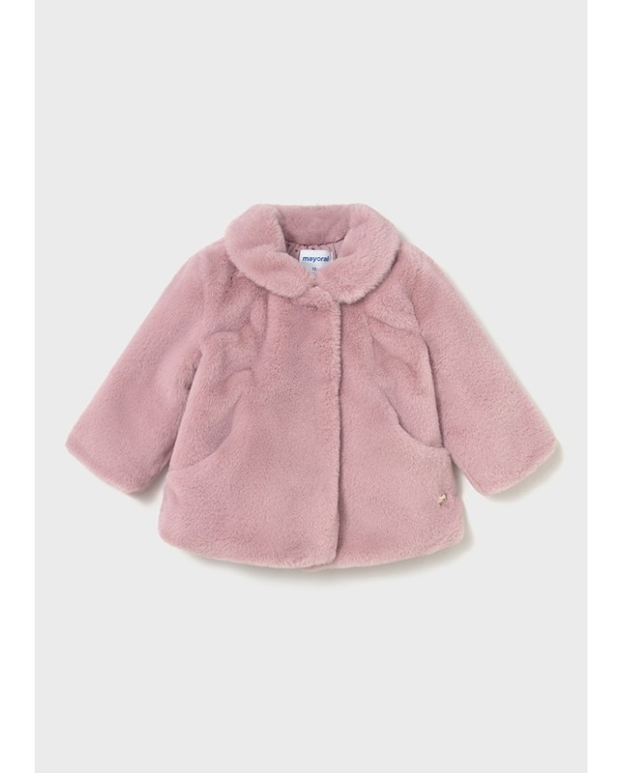 Bernumode | Mayoral: Fur coat for girl €39.26 Made with recycled polyester. Long-sleeve coat for babies. Snap-button closure at the front. Functional front pockets. Bernumode | Mayoral: Fur coat for girl €39.26 Made with recycled polyester. Long-sleeve coat for babies. Snap-button closure at the front. Functional front pockets.