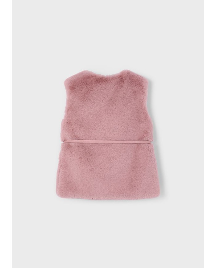 Bernumode | Mayoral: Меховая жилетка с поясом на девочку 32,64 € Оригинальный комплект из двух предметов для девочки.Жилет для девочки. Застёжка на кнопки спереди. Мягкая и приятная ткань из искусственного меха.Регулируемый ремень для девочки.
 Bernumode | Mayoral: Меховая жилетка с поясом на девочку 32,64 € Оригинальный комплект из двух предметов для девочки.Жилет для девочки. Застёжка на кнопки спереди. Мягкая и приятная ткань из искусственного меха.Регулируемый ремень для девочки.