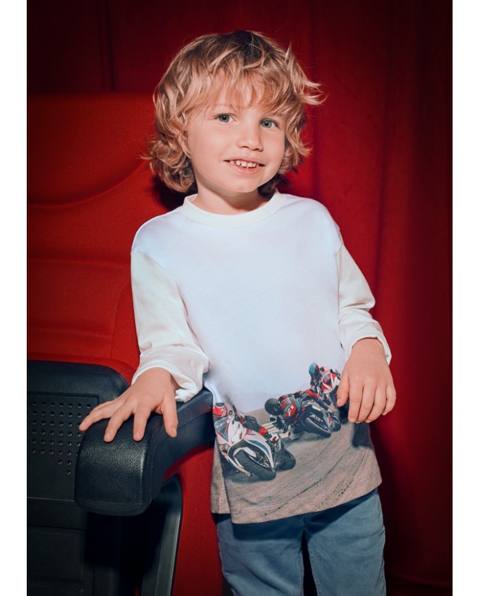 Bernumode | Mayoral: L/s t-shirt for boy €13.64 Long-sleeve T-shirt for boys made of 100% cotton. Features a stylish print, soft fabric, and comfortable fit. Perfect for everyday wear. Bernumode | Mayoral: L/s t-shirt for boy €13.64 Long-sleeve T-shirt for boys made of 100% cotton. Features a stylish print, soft fabric, and comfortable fit. Perfect for everyday wear.