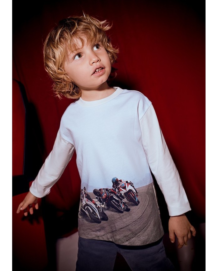Bernumode | Mayoral: L/s t-shirt for boy €13.64 Long-sleeve T-shirt for boys made of 100% cotton. Features a stylish print, soft fabric, and comfortable fit. Perfect for everyday wear. Bernumode | Mayoral: L/s t-shirt for boy €13.64 Long-sleeve T-shirt for boys made of 100% cotton. Features a stylish print, soft fabric, and comfortable fit. Perfect for everyday wear.