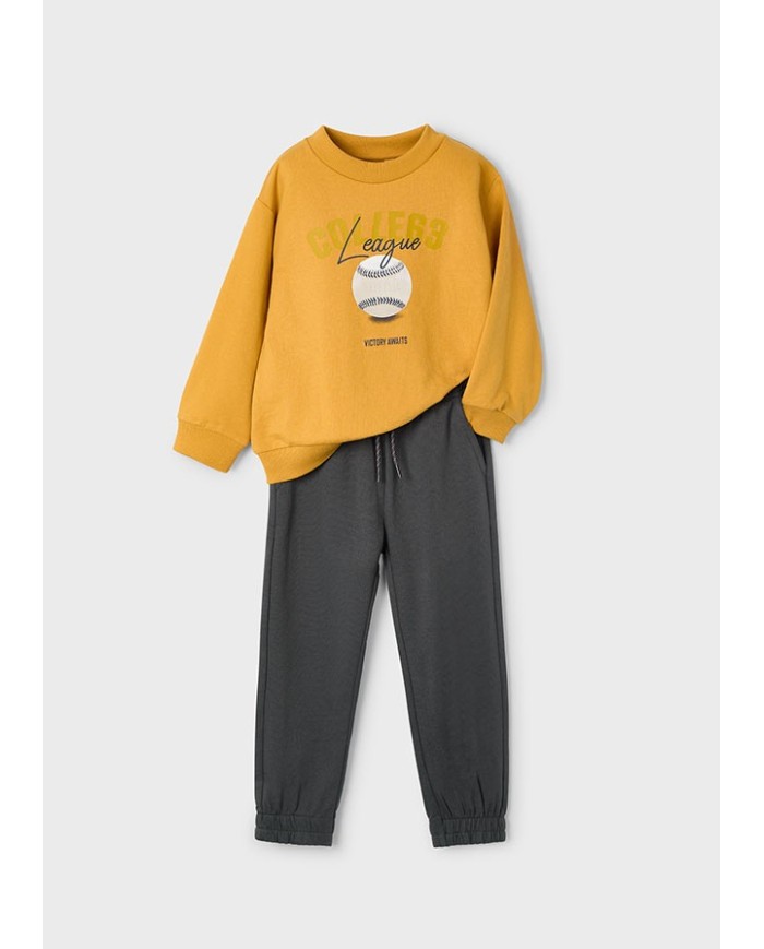 Bernumode | Mayoral: Tracksuit for boys (Sweatshirt, pants) €27.19 Two-piece tracksuit for boys including a sweatshirt and long pants.The sweatshirt features long sleeves, a round neckline, and a stylish print.The pants offer great comfort with an elastic waistband and drawstring, reinforced knees for durability, functional side pockets, and a back pocket. Perfect for active play and everyday wear. Bernumode | Mayoral: Tracksuit for boys (Sweatshirt, pants) €27.19 Two-piece tracksuit for boys including a sweatshirt and long pants.The sweatshirt features long sleeves, a round neckline, and a stylish print.The pants offer great comfort with an elastic waistband and drawstring, reinforced knees for durability, functional side pockets, and a back pocket. Perfect for active play and everyday wear.