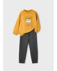 Bernumode | Mayoral: Спортивный костюм на мальчика (Байка и брюки) 27,19 € Детский спортивный костюм из двух предметов: свитшот и спортивные брюки.Свитшот с длинными рукавами и круглым вырезом украшен стильным принтом.Брюки обеспечивают максимальный комфорт благодаря эластичному поясу с шнурком и усиленным наколенникам, которые повышают износостойкость. Дополнены функциональными боковыми карманами и задним карманом. Идеальный выбор для активных игр и повседневной носки.
 Bernumode | Mayoral: Спортивный костюм на мальчика (Байка и брюки) 27,19 € Детский спортивный костюм из двух предметов: свитшот и спортивные брюки.Свитшот с длинными рукавами и круглым вырезом украшен стильным принтом.Брюки обеспечивают максимальный комфорт благодаря эластичному поясу с шнурком и усиленным наколенникам, которые повышают износостойкость. Дополнены функциональными боковыми карманами и задним карманом. Идеальный выбор для активных игр и повседневной носки.