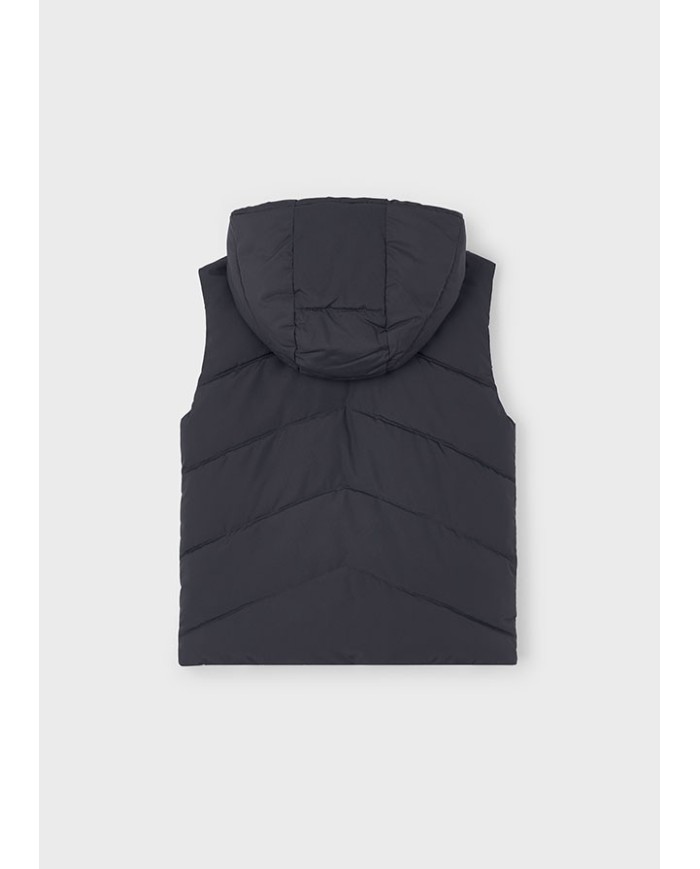 Bernumode | Mayoral: Reversible vest for boy (bodywarmer) €34.63 Contains recycled polyester.Boy's bodywarmer with a high collar and hood.Front zip fastening.Soft polyester lining.Functional front pockets. Bernumode | Mayoral: Reversible vest for boy (bodywarmer) €34.63 Contains recycled polyester.Boy's bodywarmer with a high collar and hood.Front zip fastening.Soft polyester lining.Functional front pockets.