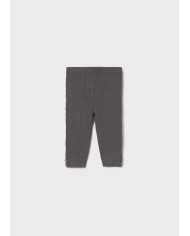 Bernumode | Mayoral: Adīti legingi meitenei 16,45 € Bērnu legingi ar elastīgu jostasvietu. Izgatavoti no maiga un patīkama trikotāžas auduma. Dekorēti ar pogām, pinuma detaļām un rievotu rakstu, kas piešķir modelim gan ērtumu, gan stilu. Bernumode | Mayoral: Adīti legingi meitenei 16,45 € Bērnu legingi ar elastīgu jostasvietu. Izgatavoti no maiga un patīkama trikotāžas auduma. Dekorēti ar pogām, pinuma detaļām un rievotu rakstu, kas piešķir modelim gan ērtumu, gan stilu.