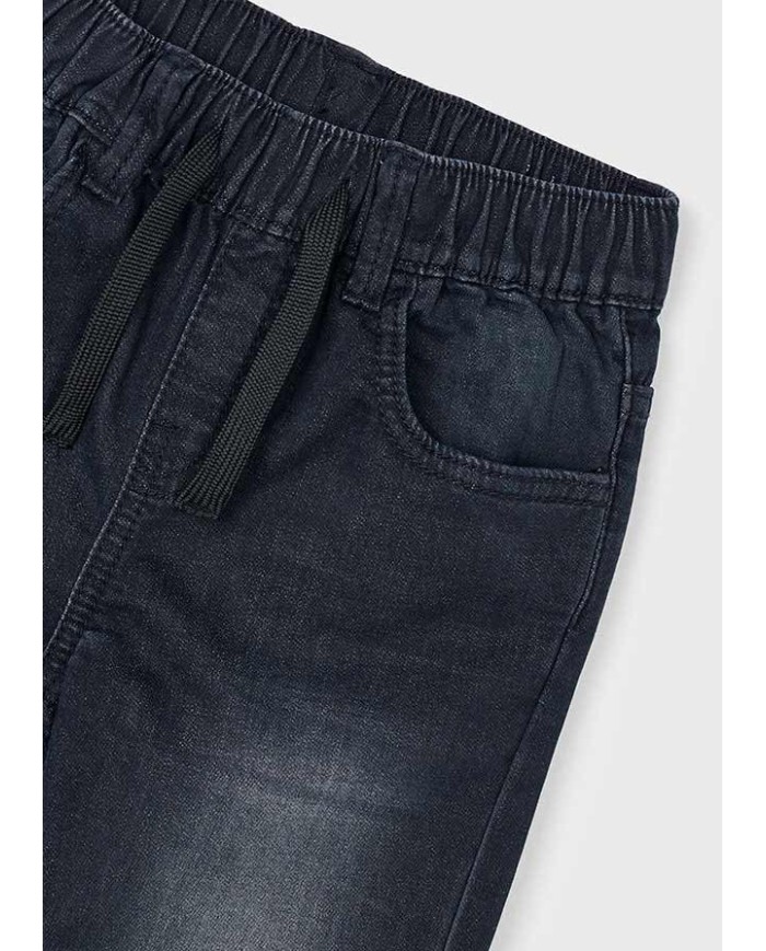 Bernumode | Mayoral: Soft denim jogger pants for boy €23.55 Boys’ long jogger pants, loose at the top and tapered towards the ankle. Perfect for sporty streetwear looks. Elastic waistband with drawstring for a comfortable fit. Made from comfortable cotton denim, easy to mix and match for daily outfits. Choosing Better Cotton supports sustainable production.