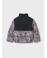 Bernumode | Mayoral: Jacket for boy €52.48 Made with recycled polyester. Boys' vest. Hooded collar. Central front zipper closure. Soft polyester inner lining. Functional front pockets. This model features a reversible design.