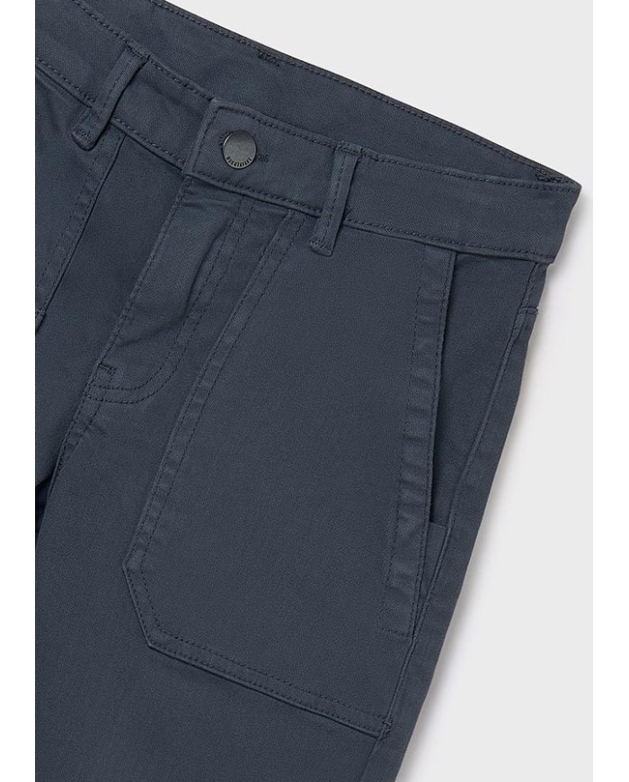 Bernumode | Mayoral: Брюки на мальчика 27,19 € Брюки для мальчика. Застёжка на молнию и пуговицу. Внутренняя регулируемая резинка с пуговицами для лучшей посадки. Удобная и универсальная джинсовая ткань для повседневных образов. В целях безопасности маленькие размеры (2–5 лет) не имеют настоящей молнии в гульфике — она будет имитированной.