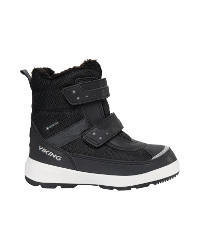 Bernumode | Viking: Squad Warm WP 1V - Sneaker inspired, durable kids winter boot €54.13 Keep your kid's feet warm, dry and looking good at the schoolyard with this durable urban junior winter boot. A waterproof membrane helps feet stay dry throughout the day, while a warm lining keeps them warm. Comfort aside, a cool, urban impression disguises the fact that this boot is built tough: A fully synthetic upper, for example, is further equipped with abrasion-resistant reinforcements. Machine washable at 30 degrees will keep feet looking and feeling fresh, and the thick rubber outsole does more than just provide a contemporary look - it also provides excellent grip that is also made to last.
 Bernumode | Viking: Squad Warm WP 1V - Sneaker inspired, durable kids winter boot €54.13 Keep your kid's feet warm, dry and looking good at the schoolyard with this durable urban junior winter boot. A waterproof membrane helps feet stay dry throughout the day, while a warm lining keeps them warm. Comfort aside, a cool, urban impression disguises the fact that this boot is built tough: A fully synthetic upper, for example, is further equipped with abrasion-resistant reinforcements. Machine washable at 30 degrees will keep feet looking and feeling fresh, and the thick rubber outsole does more than just provide a contemporary look - it also provides excellent grip that is also made to last.