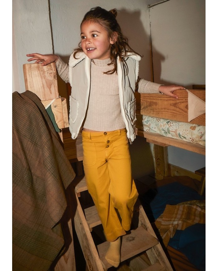 Bernumode | Mayoral: Twill marine pants for girl €23.55 Girls' trousers.Zip and button fastening.Adjustable elastic waistband for a better fit.Comfortable and durable twill fabric.Functional front and back pockets.Decorative details: decorative buttons.Sage green color.Complete your look with matching items shown at the bottom of the page. Bernumode | Mayoral: Twill marine pants for girl €23.55 Girls' trousers.Zip and button fastening.Adjustable elastic waistband for a better fit.Comfortable and durable twill fabric.Functional front and back pockets.Decorative details: decorative buttons.Sage green color.Complete your look with matching items shown at the bottom of the page.