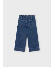 Bernumode | Mayoral: Wide leg denim pants for girls €25.54 Girls’ flared jeans with a wide hem. Elastic adjustable waistband with inner buttons for a perfect fit. Made from comfortable cotton denim, ideal for everyday looks. Features darts and functional front pockets. By choosing Better Cotton, you support sustainable production.