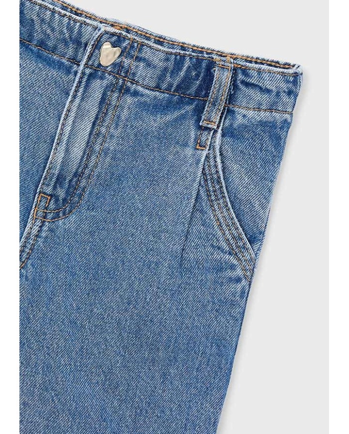 Bernumode | Mayoral: Широкие джинсы на девочку 25,54 € Джинсовые брюки для девочки клёш, расширенные книзу. Эластичная регулируемая талия с внутренними кнопками для идеальной посадки. Выполнены из комфортного хлопкового денима, идеально сочетаются с повседневными образами. Модель с вытачками и функциональными передними карманами. Выбирая хлопок Better Cotton, вы поддерживаете устойчивое производство.